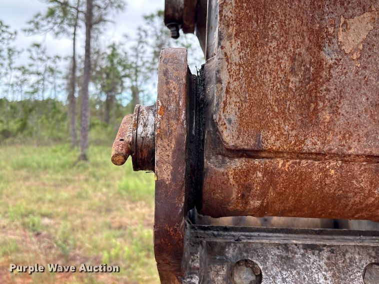 image for item EA7033 2012 John Deere 180G excavator