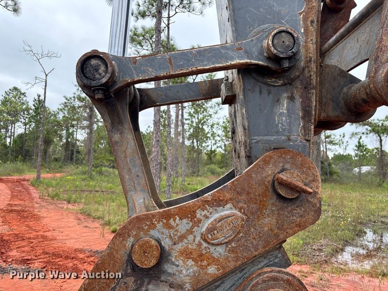 image for item EA7033 2012 John Deere 180G excavator