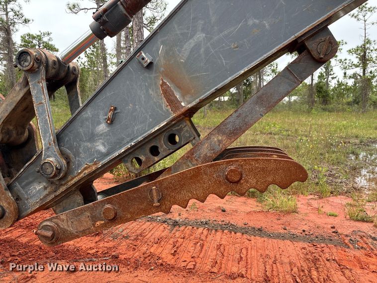 image for item EA7033 2012 John Deere 180G excavator