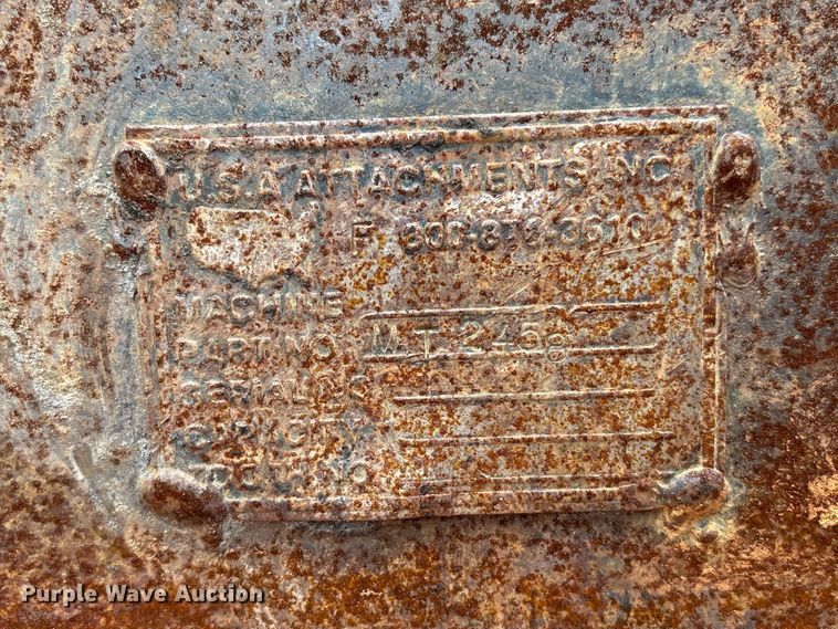 image for item EA7033 2012 John Deere 180G excavator