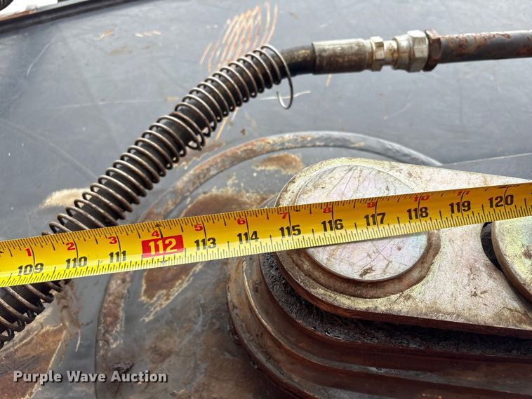 image for item EA7033 2012 John Deere 180G excavator