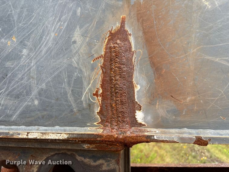 image for item EA7033 2012 John Deere 180G excavator