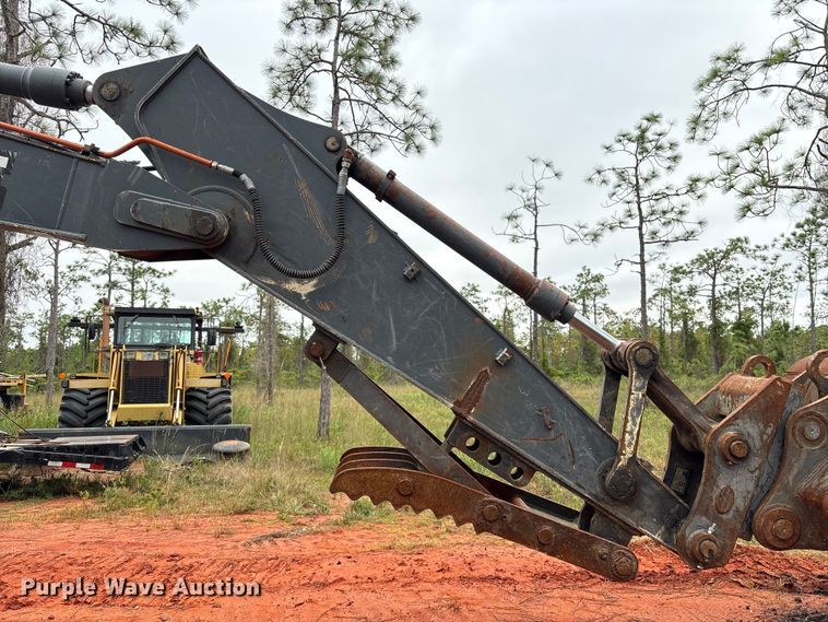 image for item EA7033 2012 John Deere 180G excavator