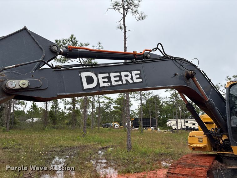 image for item EA7033 2012 John Deere 180G excavator