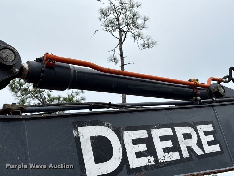 image for item EA7033 2012 John Deere 180G excavator