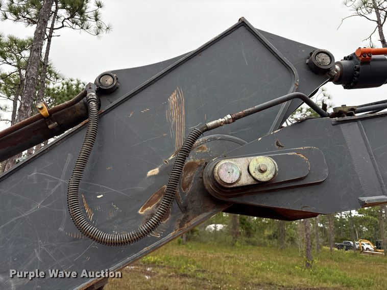 image for item EA7033 2012 John Deere 180G excavator