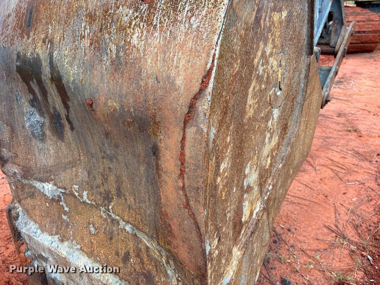 image for item EA7033 2012 John Deere 180G excavator