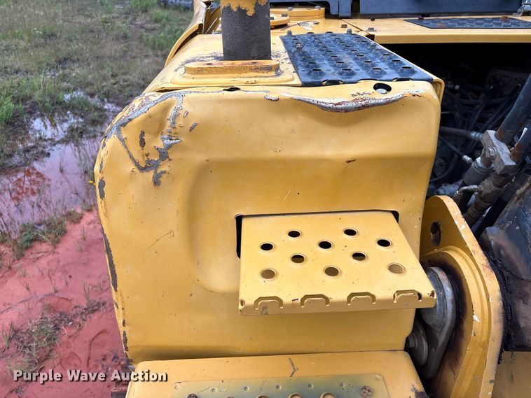 image for item EA7033 2012 John Deere 180G excavator