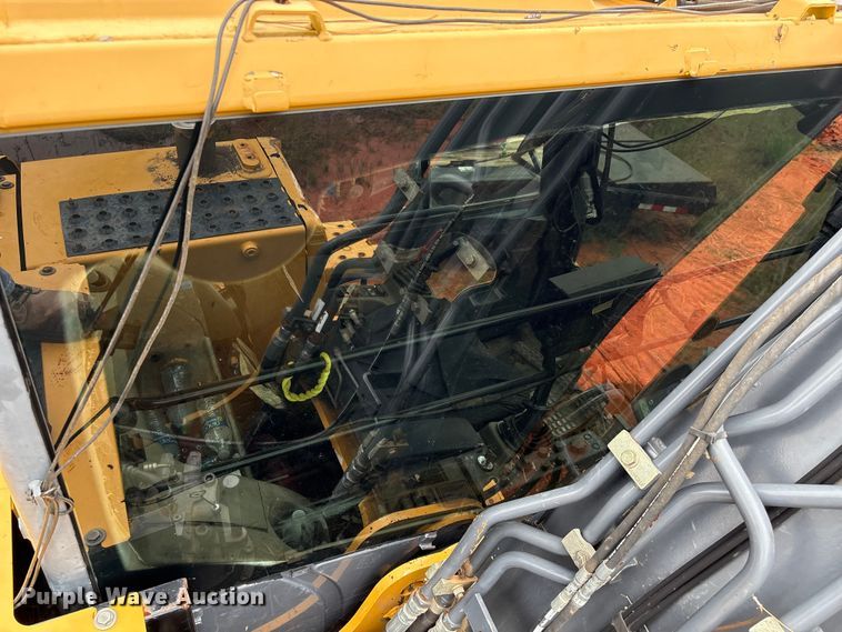 image for item EA7033 2012 John Deere 180G excavator