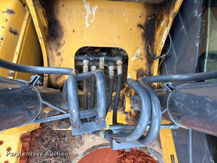 image for item EA7033 2012 John Deere 180G excavator