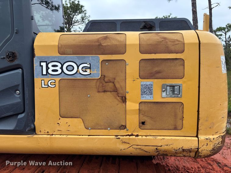 image for item EA7033 2012 John Deere 180G excavator