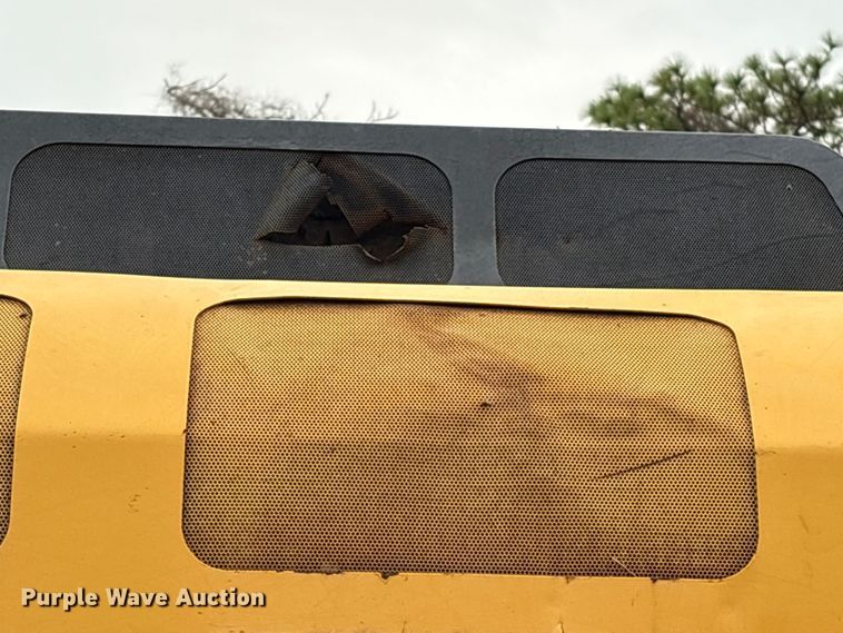 image for item EA7033 2012 John Deere 180G excavator