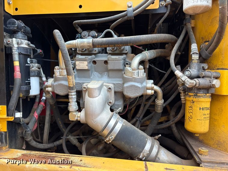 image for item EA7033 2012 John Deere 180G excavator