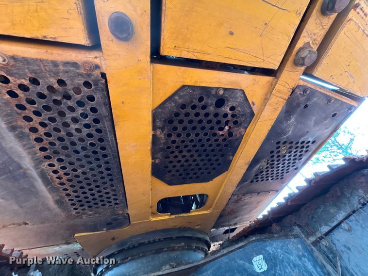 image for item EA7033 2012 John Deere 180G excavator