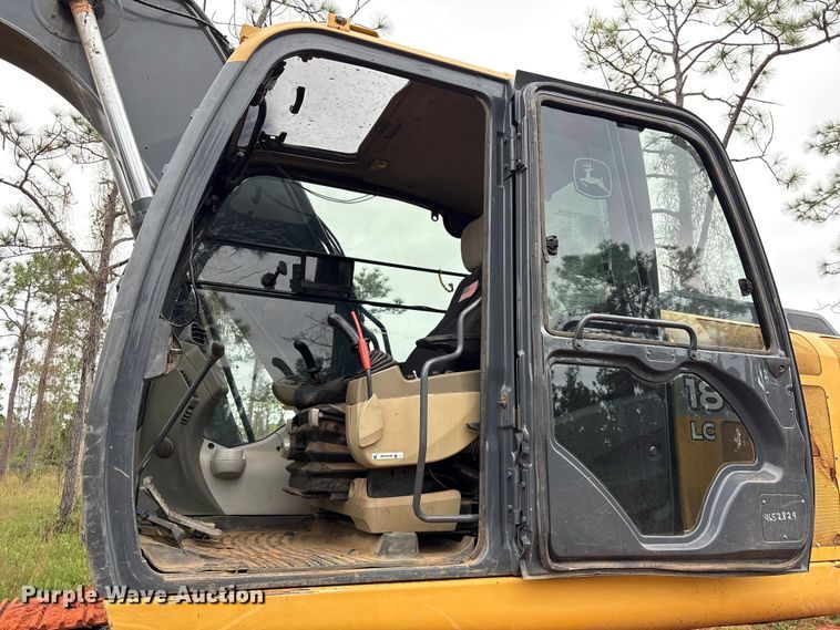 image for item EA7033 2012 John Deere 180G excavator