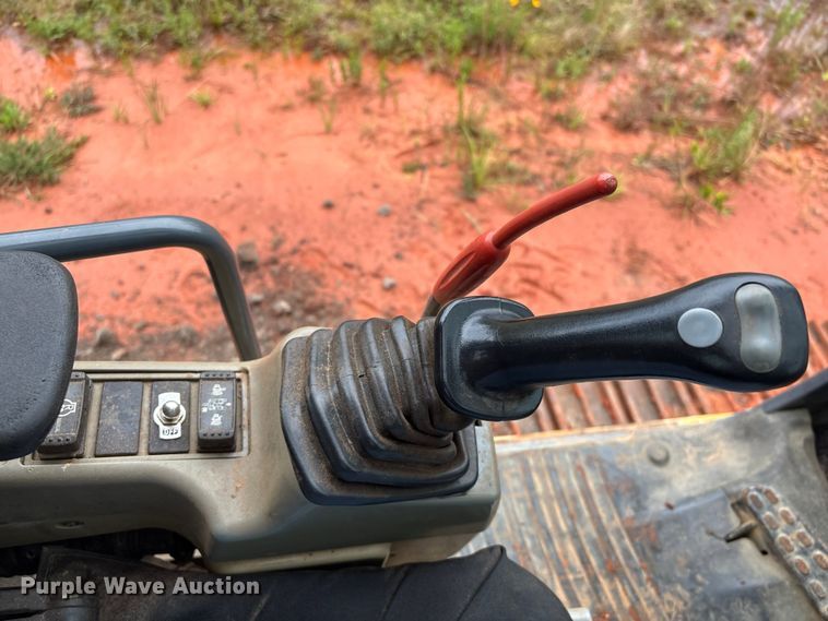 image for item EA7033 2012 John Deere 180G excavator