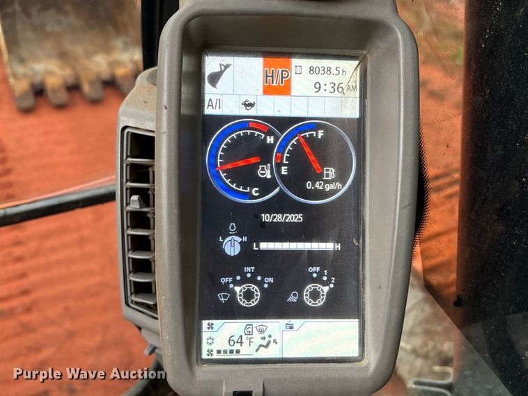 image for item EA7033 2012 John Deere 180G excavator