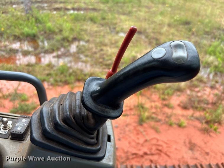 image for item EA7033 2012 John Deere 180G excavator