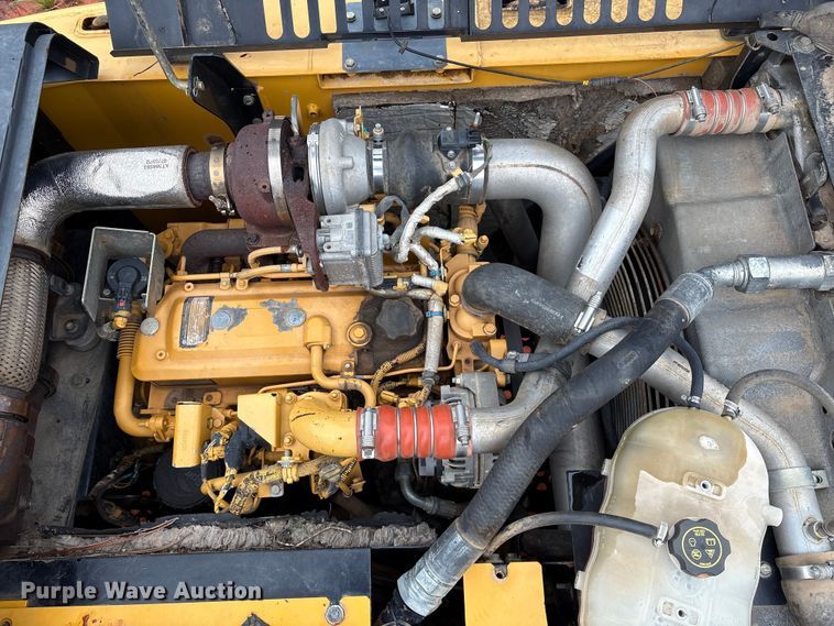 image for item EA7033 2012 John Deere 180G excavator