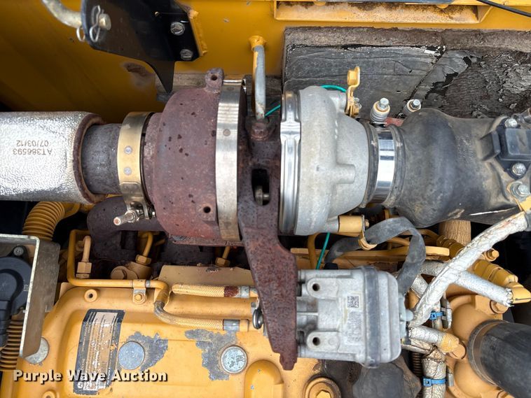 image for item EA7033 2012 John Deere 180G excavator