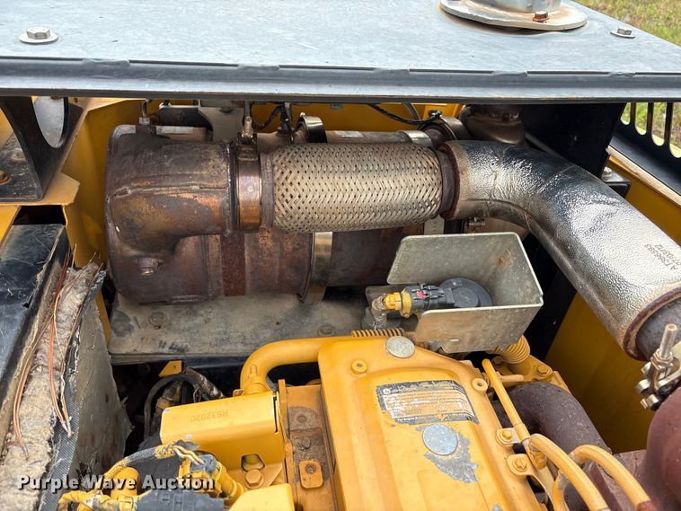 image for item EA7033 2012 John Deere 180G excavator