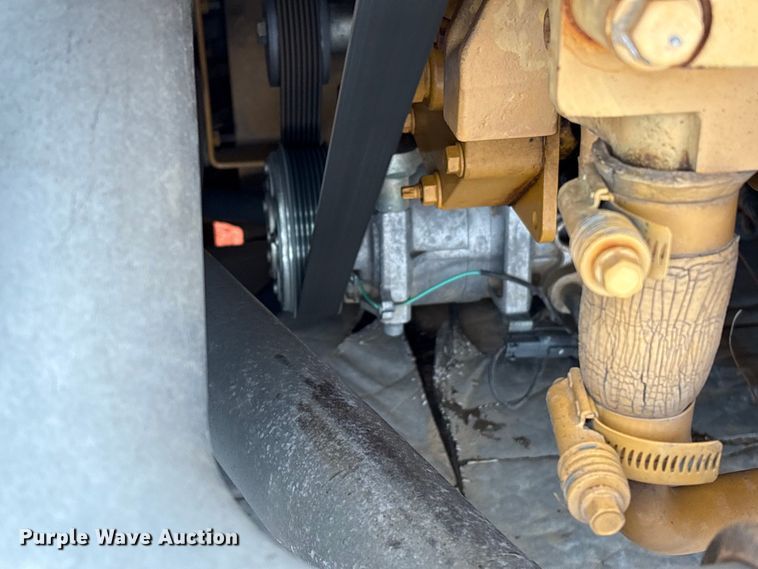 image for item EA7033 2012 John Deere 180G excavator