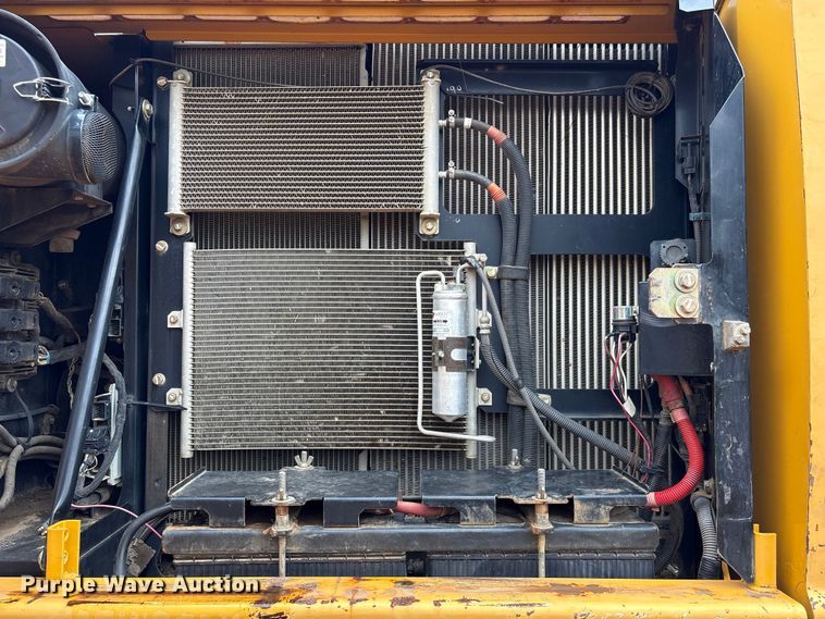 image for item EA7033 2012 John Deere 180G excavator