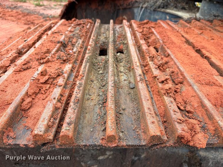 image for item EA7033 2012 John Deere 180G excavator