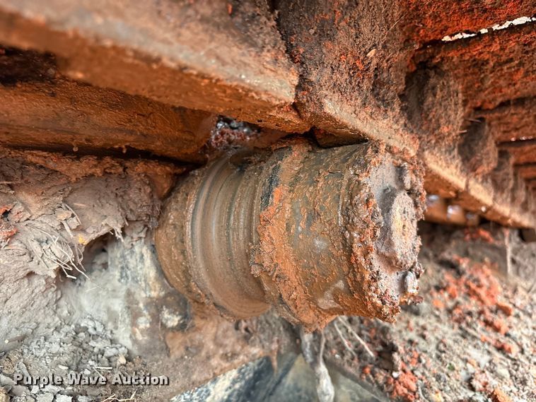 image for item EA7033 2012 John Deere 180G excavator