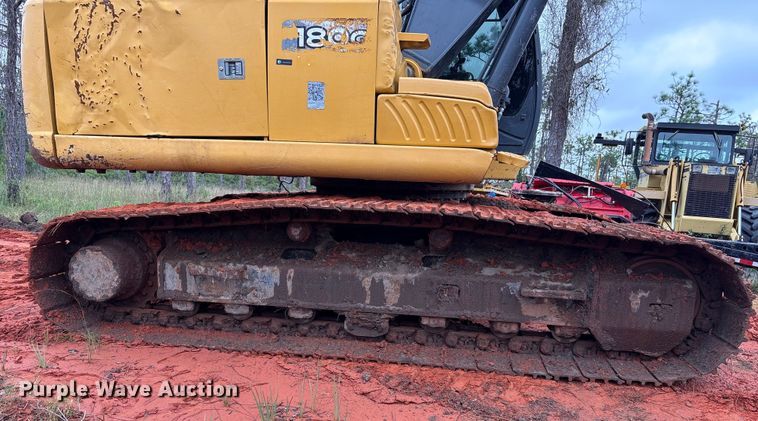 image for item EA7033 2012 John Deere 180G excavator