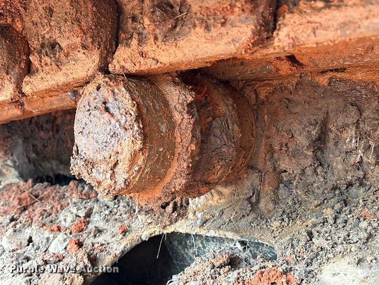 image for item EA7033 2012 John Deere 180G excavator