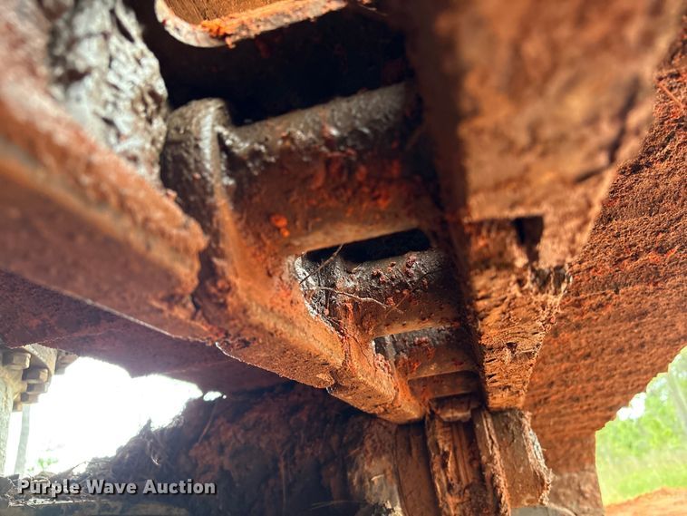 image for item EA7033 2012 John Deere 180G excavator