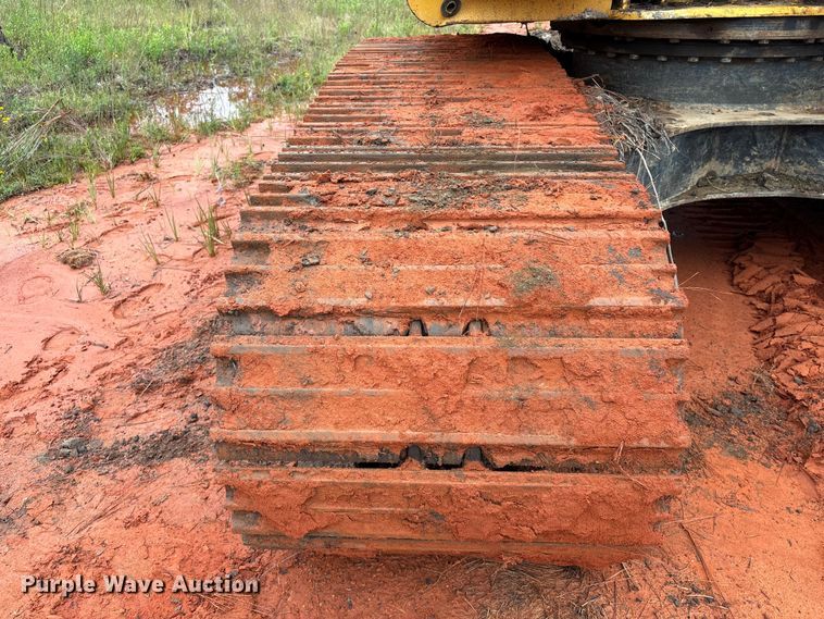 image for item EA7033 2012 John Deere 180G excavator