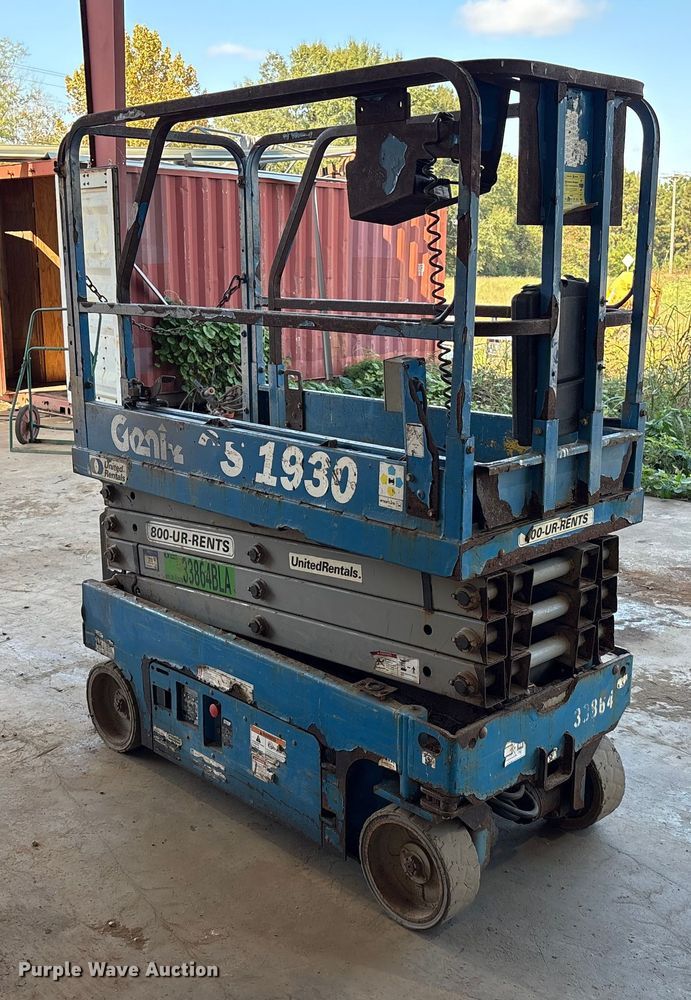 image for item EA7035 Genie 1930 scissor lift