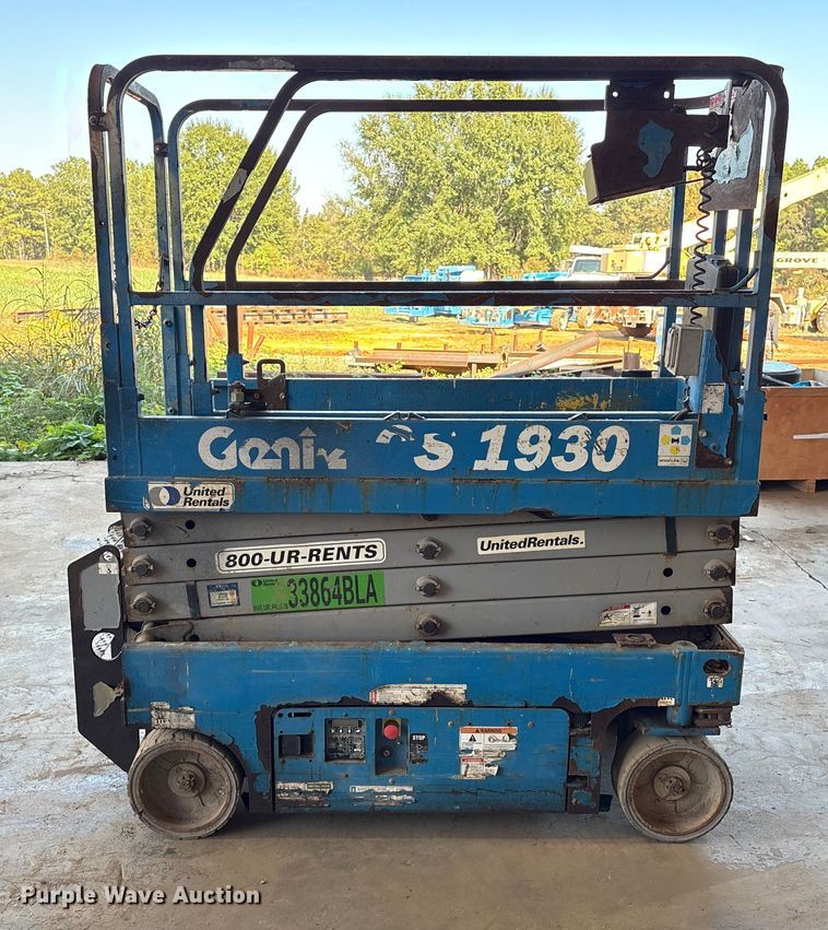 image for item EA7035 Genie 1930 scissor lift