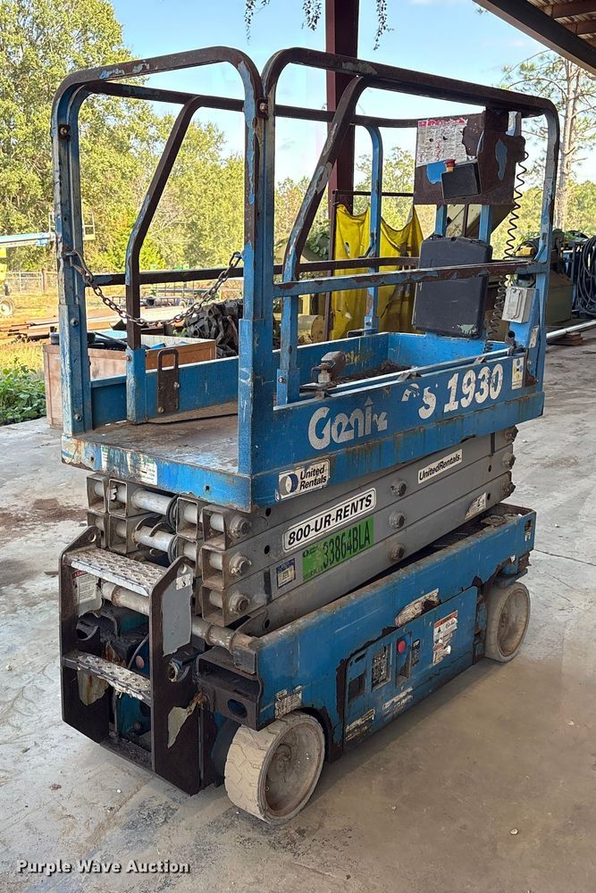 image for item EA7035 Genie 1930 scissor lift