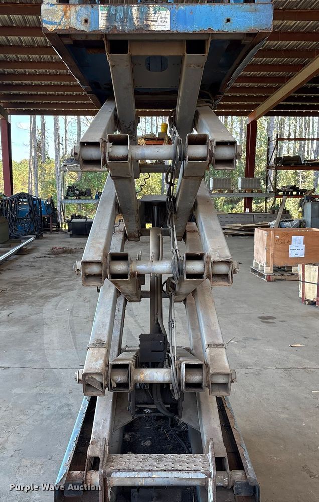 image for item EA7035 Genie 1930 scissor lift