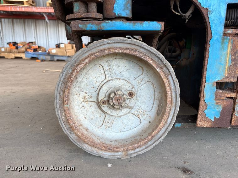 image for item EA7035 Genie 1930 scissor lift