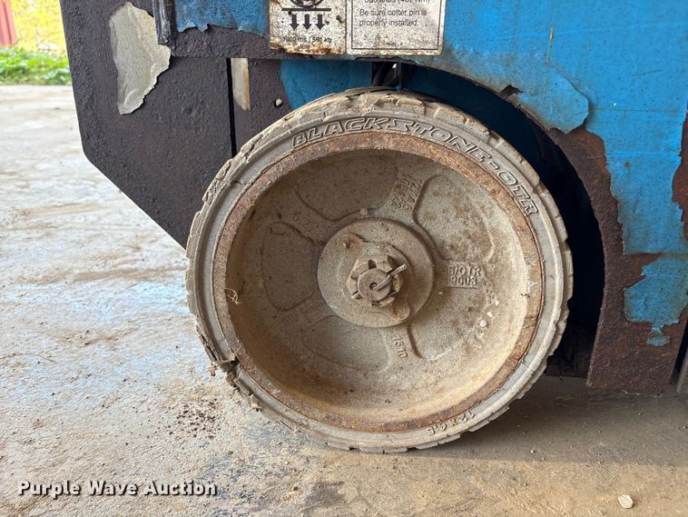 image for item EA7035 Genie 1930 scissor lift