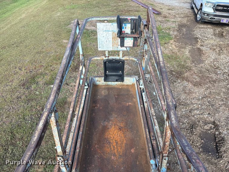 image for item EA7038 Genie GS-2632 scissor lift