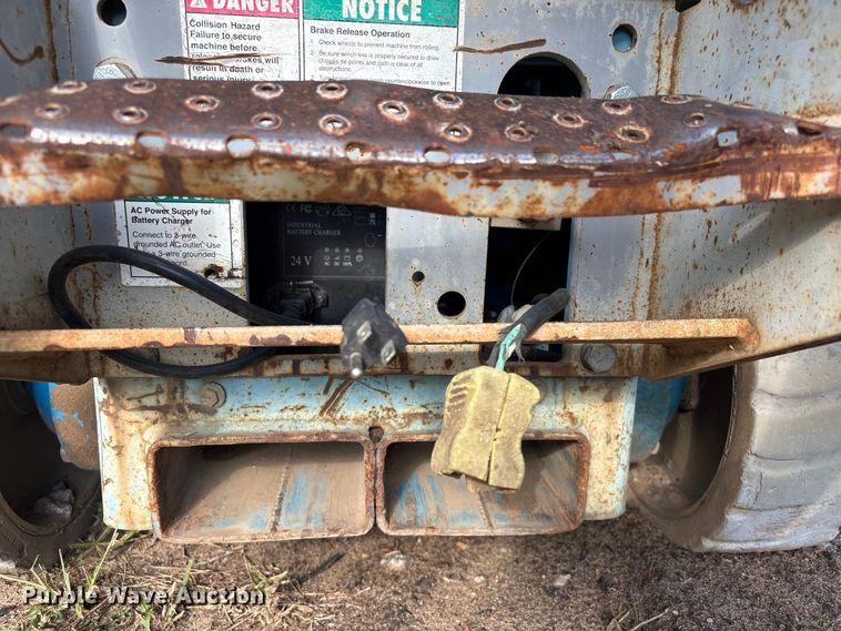 image for item EA7038 Genie GS-2632 scissor lift