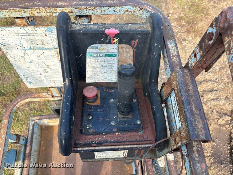 image for item EA7038 Genie GS-2632 scissor lift