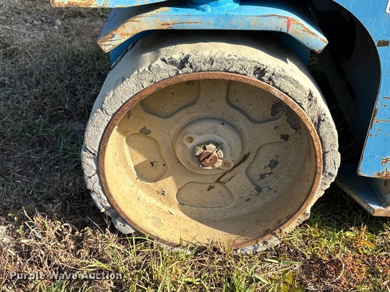 image for item EA7038 Genie GS-2632 scissor lift