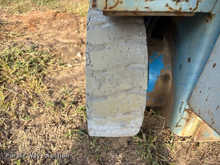 image for item EA7038 Genie GS-2632 scissor lift