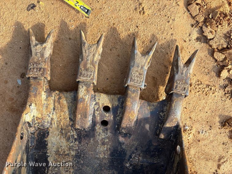 image for item EA7612 2005 IHI 55N2 mini excavator