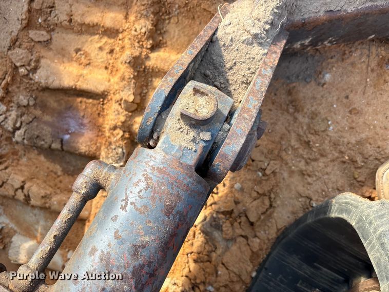 image for item EA7612 2005 IHI 55N2 mini excavator