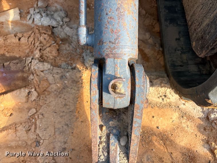 image for item EA7612 2005 IHI 55N2 mini excavator