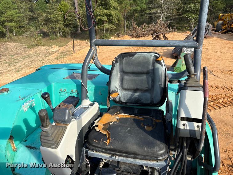 image for item EA7612 2005 IHI 55N2 mini excavator