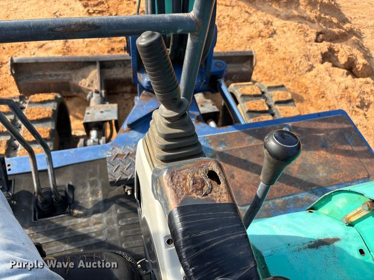 image for item EA7612 2005 IHI 55N2 mini excavator