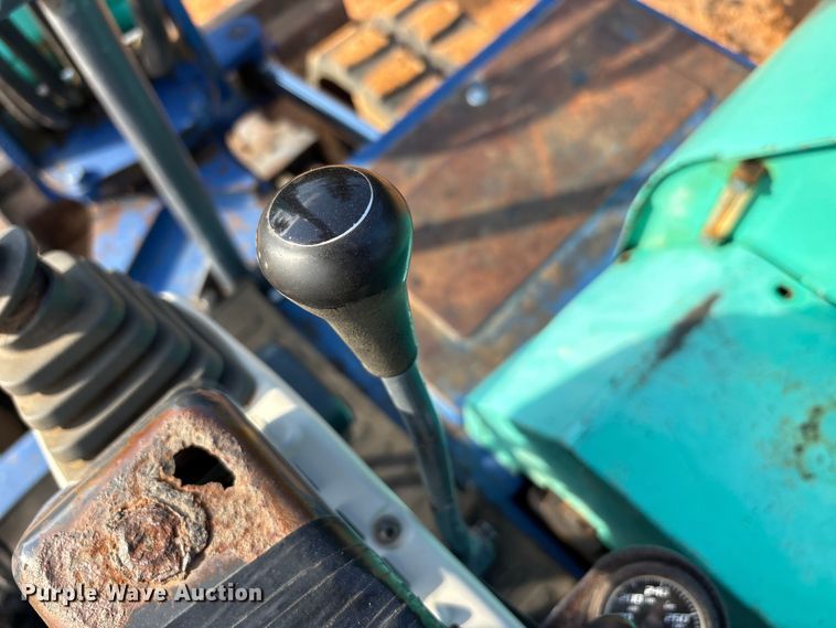 image for item EA7612 2005 IHI 55N2 mini excavator